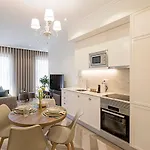 19 Nineteen - Apartment