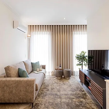 19 Nineteen - * Espinho (Aveiro)