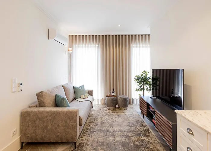 19 Nineteen - * Espinho (Aveiro)