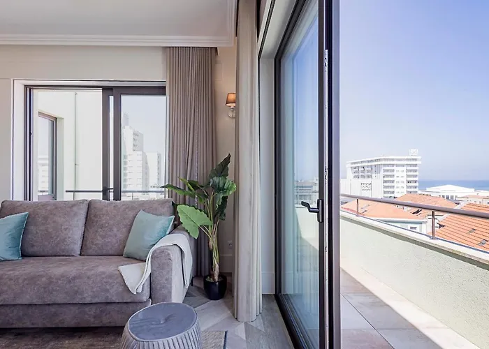 19 Nineteen - * Espinho (Aveiro)